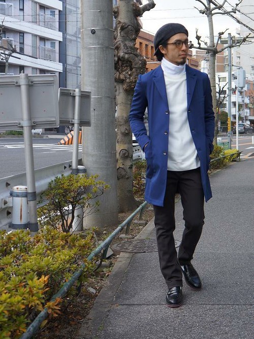 チェスターコートと大人の休日スタイル