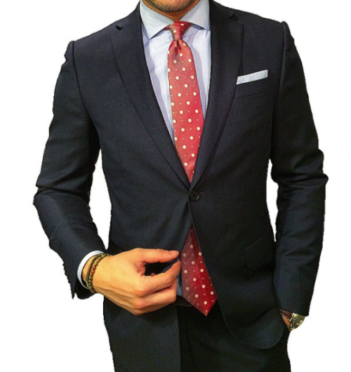 黒のスーツに似合うネクタイの色の組み合わせ 28パターンご紹介 服のメンズマガジン