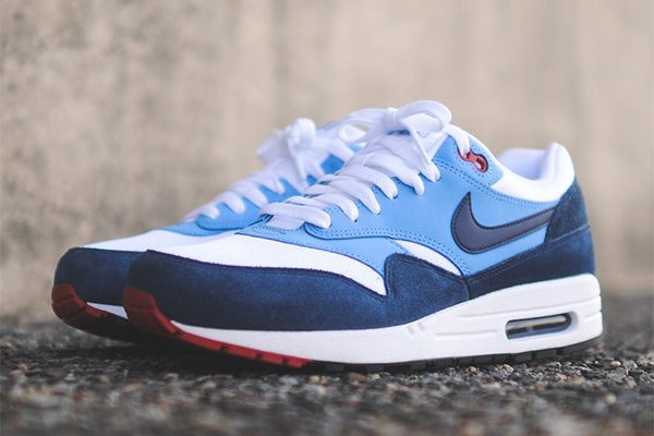 nike-air-max-1-essential-white-mid-navy-university-blue-140906-3