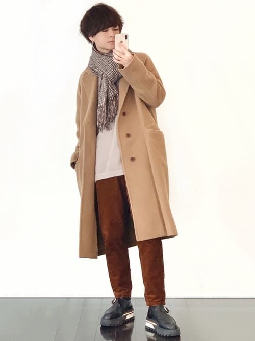 キャメル ブラウンのコートと相性の良いマフラーの色とは メンズ編 服のメンズマガジン