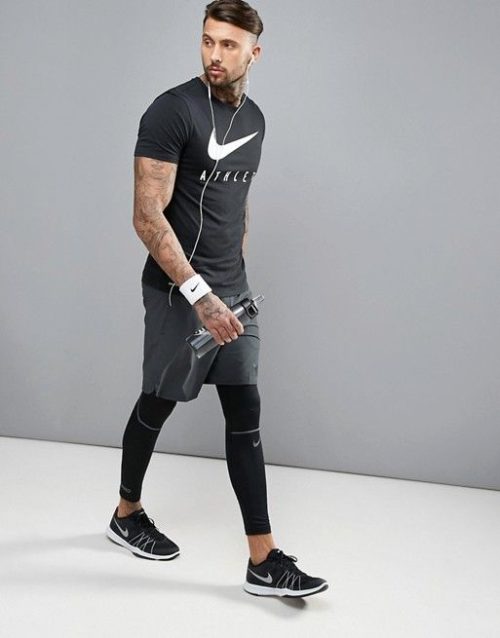 メンズ用ランニングファッション 着こなしの鉄則 ジョギングを楽しくするランニングウェア 着こなし術 U Note ユーノート 仕事を楽しく 毎日をかっこ良く クールなランニング Tシャツ 黒の男 Vladatk Kim Ba